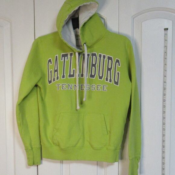 Green Gatlinburg Tennessee Sweatshirt - Picture 1 of 6